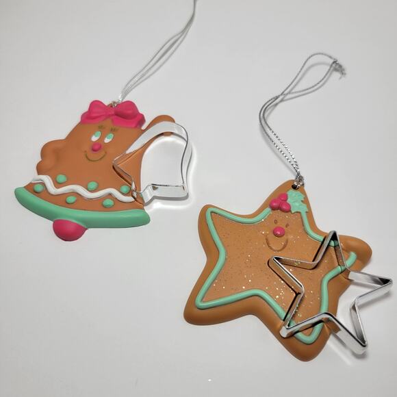 2 Vintage Avon Cookie Cutter Cuties Christmas Ornaments - Picture 1 of 5